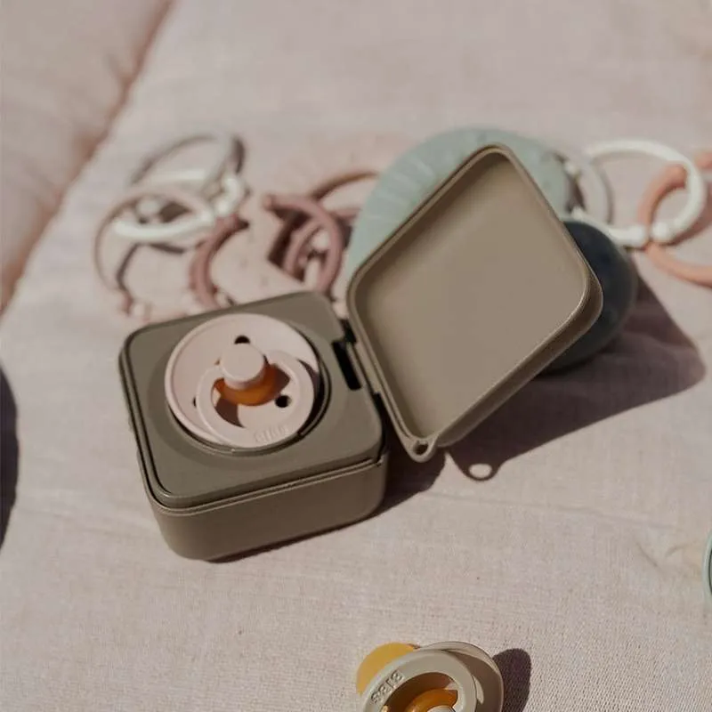 BIBS Accessories Pacifier Box - Sutteboks m. Plads til 3 Sutter - Cloud