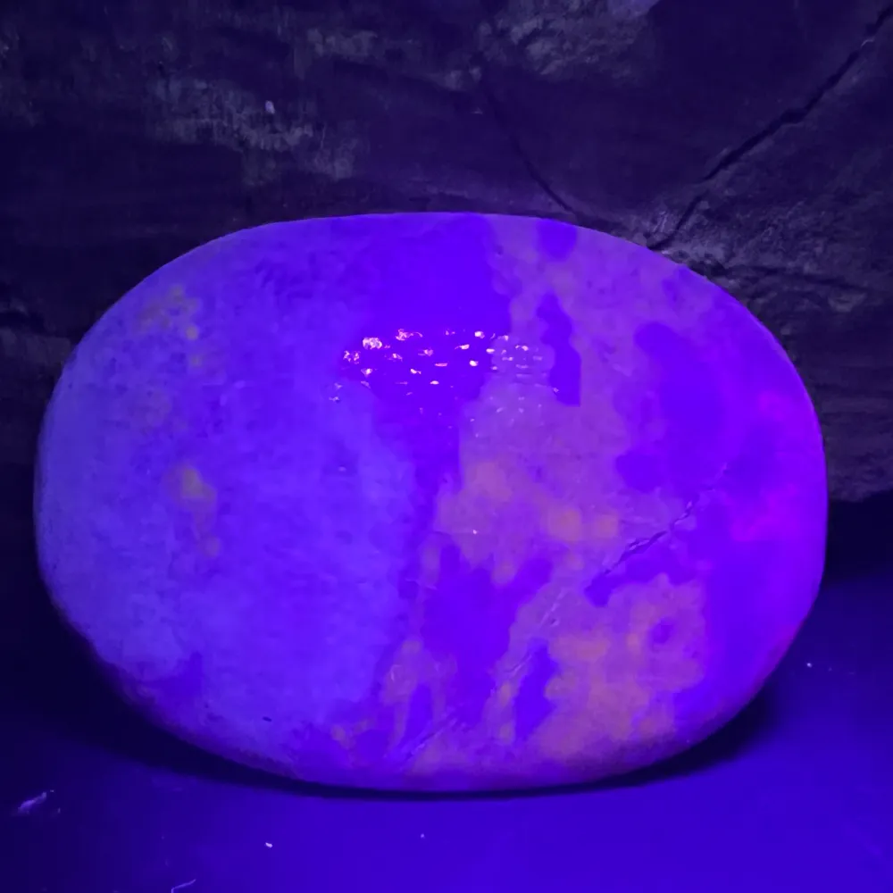 Hackmanit Purple UV реактивен палмстоун M10