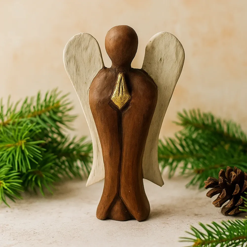 Дървена ангелска фигурка – Любов 15cm