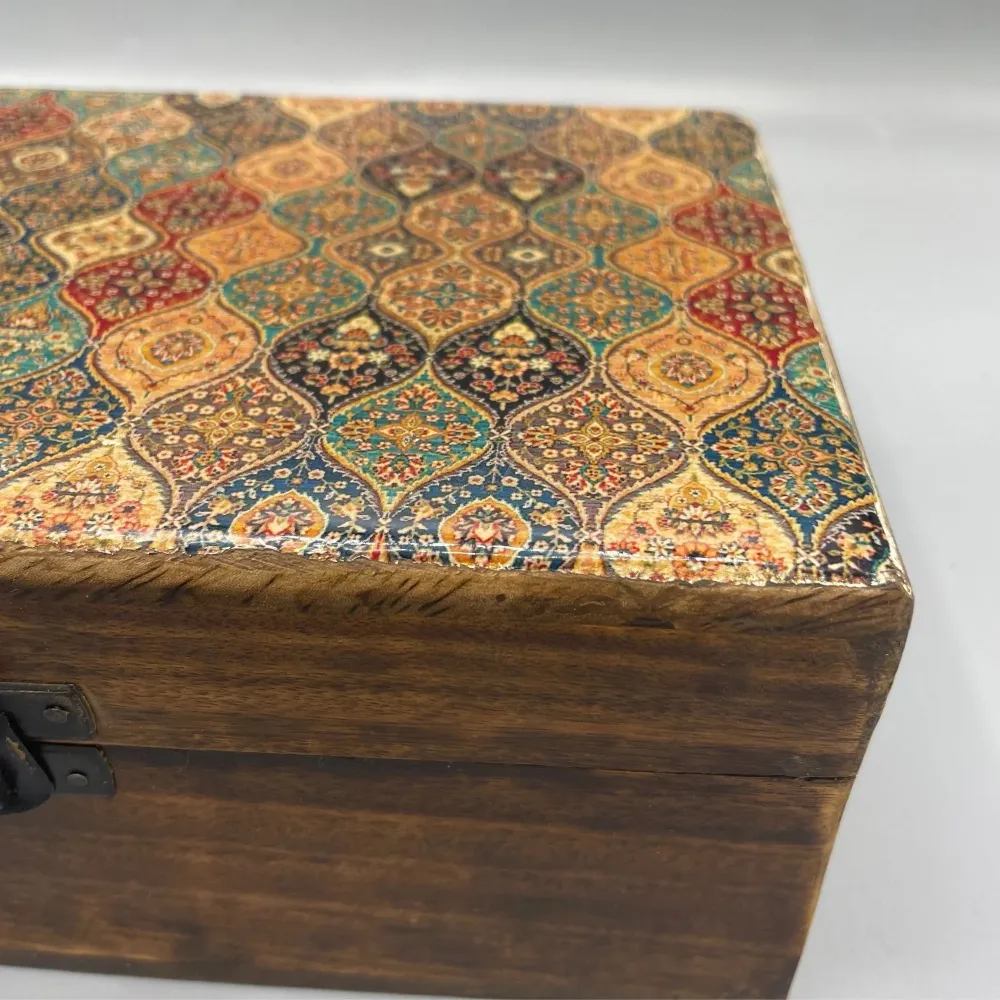 Керамична глазирана кутия от мангово дърво 20x15x7.5cm традиционен мотив