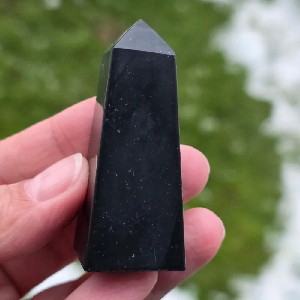 Ониксов черен обелиск модел 1