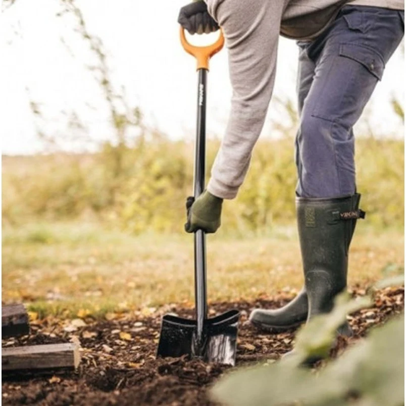 Удължена заострена лопата Fiskars Solid XL