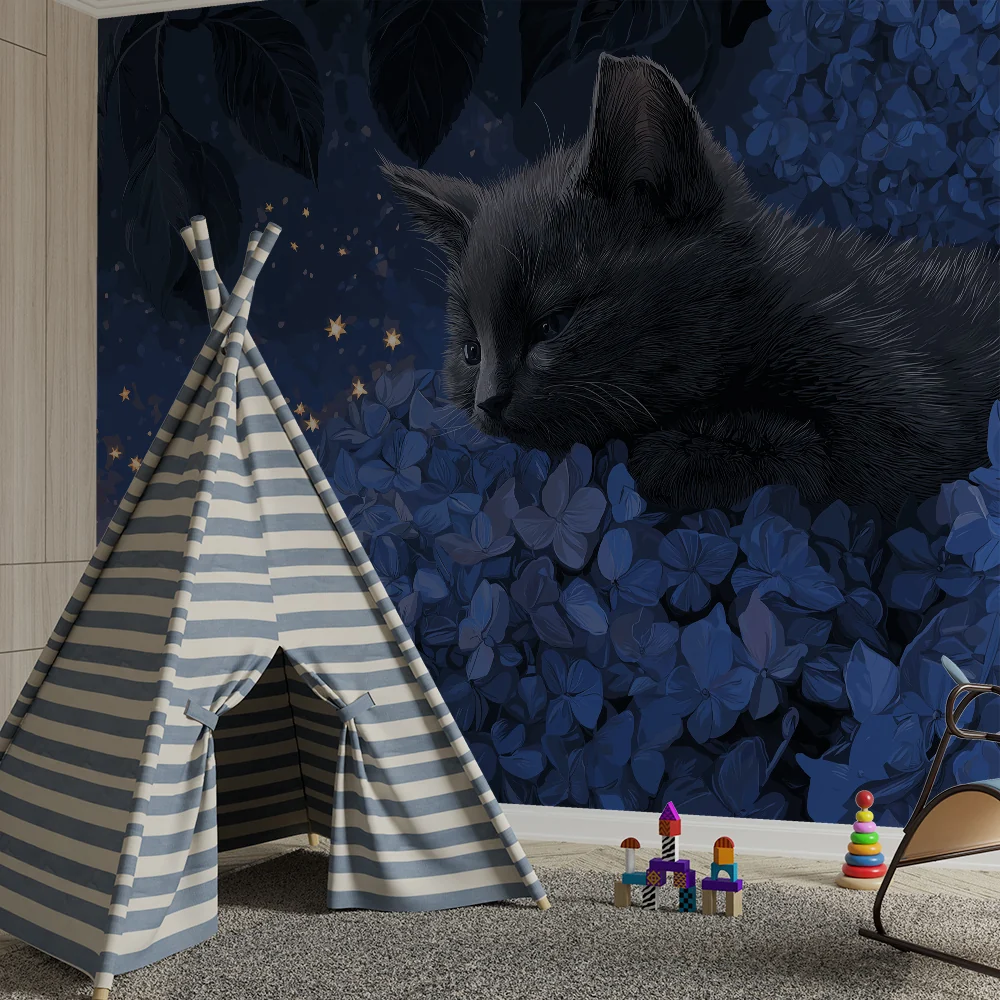 Kinderkamer behang | Rustige kitten tussen hortensia's onder een sterrenhemel