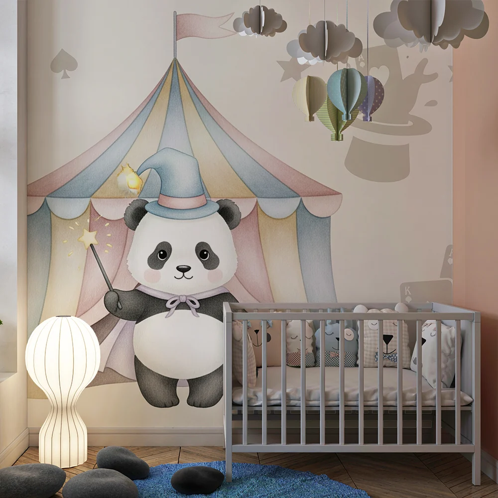 Kinderzimmer Tapete | Zaubernder Panda einem märchenhaften Zirkus
