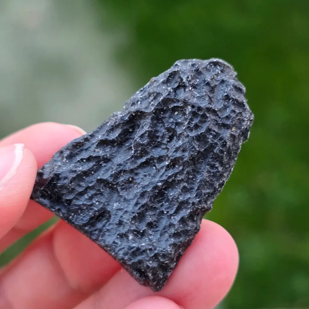 Черна тектита, метеорит суров камък, тектит m12