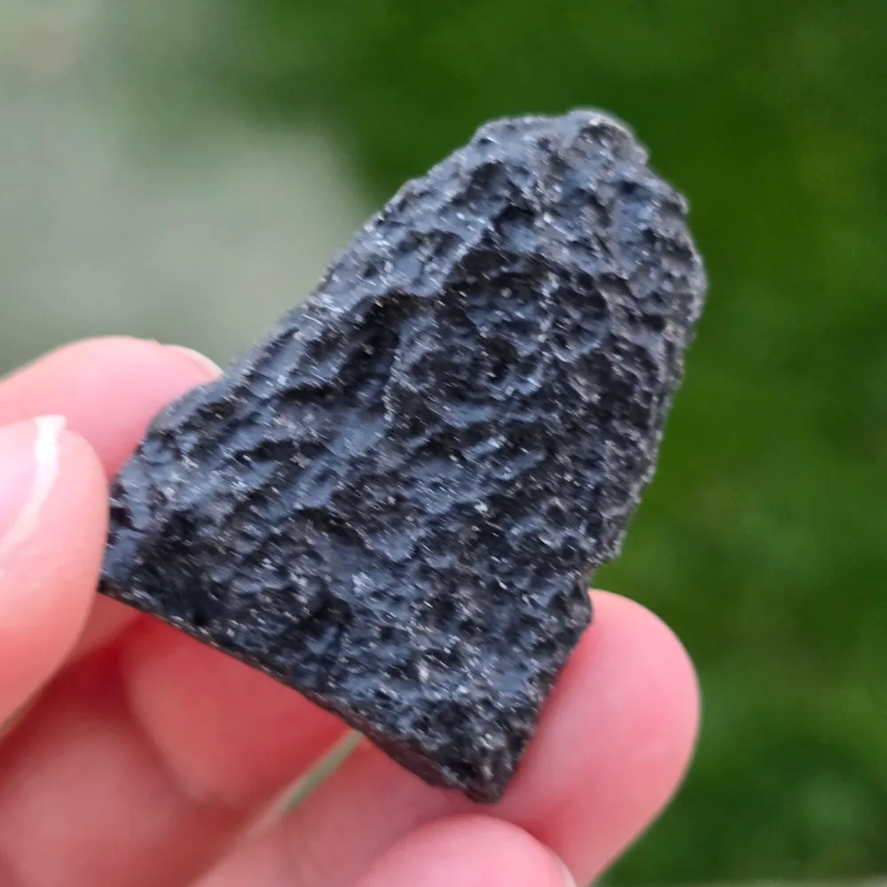 Черна тектита, метеорит суров камък, тектит m12