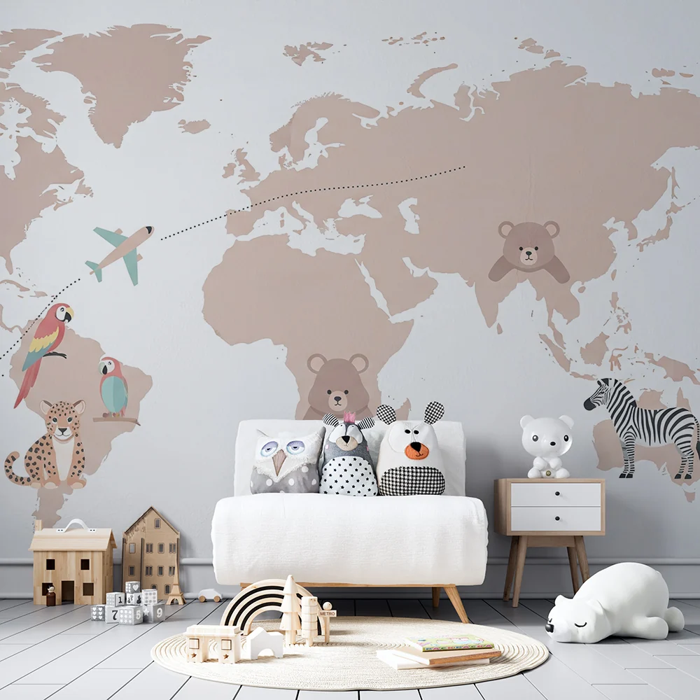Papel de parede crianç | Bege mapa do mundo com animais e avião