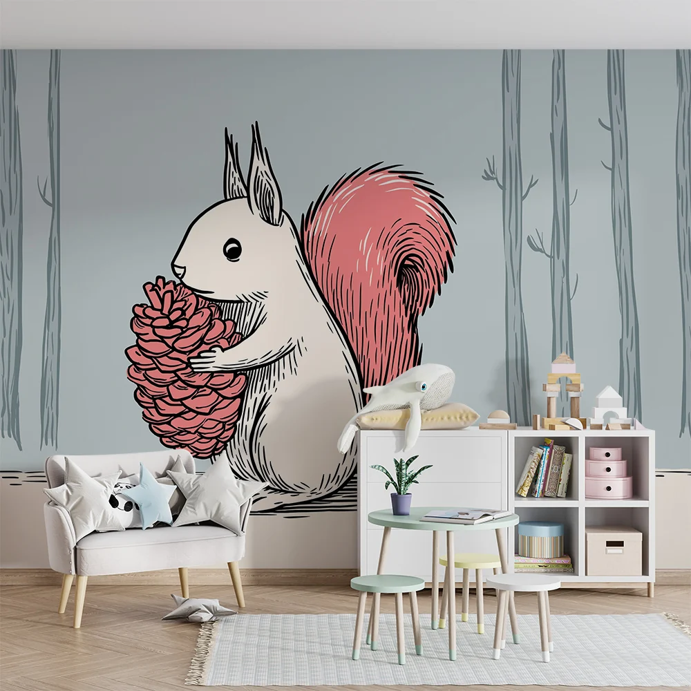 Papel de parede crianç | Bonito esquilo com uma pinha em uma floresta suave