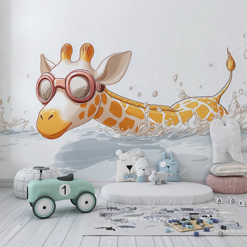 Papel de parede crianç | Girafa nadadora com óculos em um mar salpicado