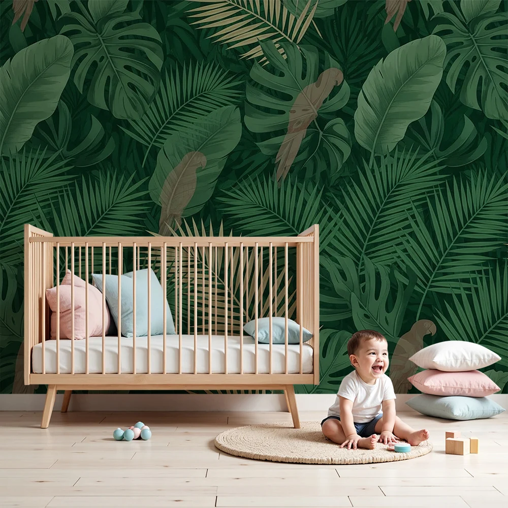 Papel de parede crianç | Luxuosa selva com papagaios e folhagem tropical