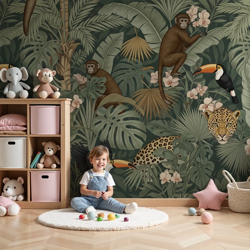 Papel de parede crianç | Luxuriante selva com macacos, tucanos e leopardos