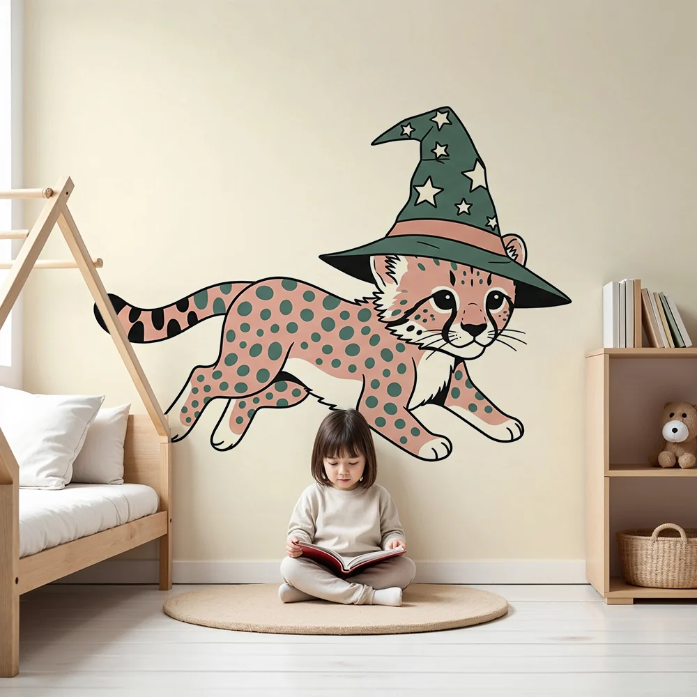 Papel de parede crianç | Pequeno leopardo mágico com chapéu de feiticeiro