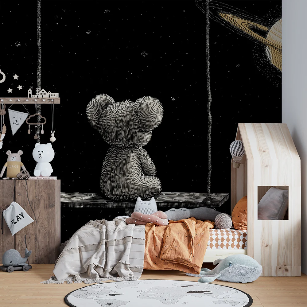 Papel de parede crianç | Urso sonhador sob as estrelas com Saturno ao fundo
