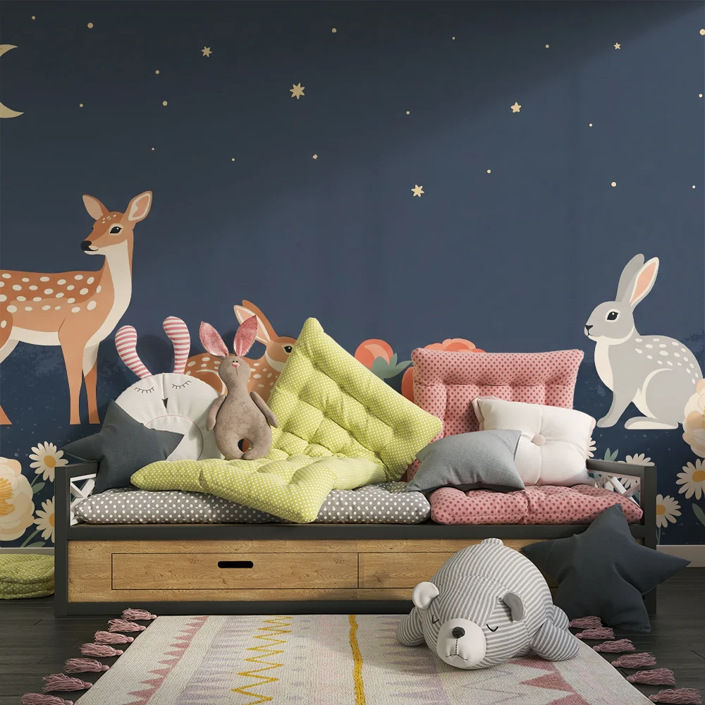 Papel de parede quarto bebê | Горски животни под звездно небе с нежни цветя