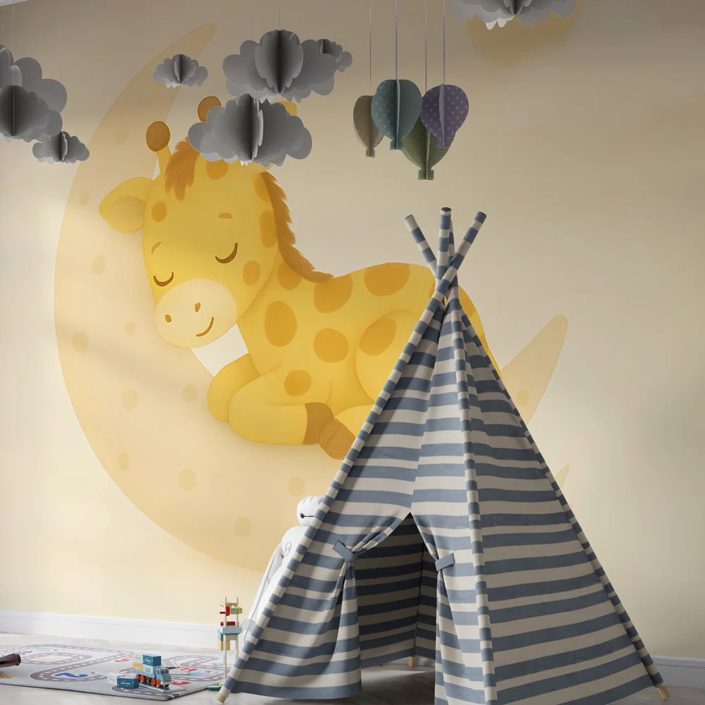 Papel de parede quarto bebê | Doce girafa em um crescente de lua
