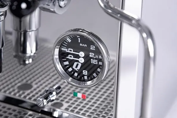Quickmill Elevate R с ротационна помпа за портокалови филтри