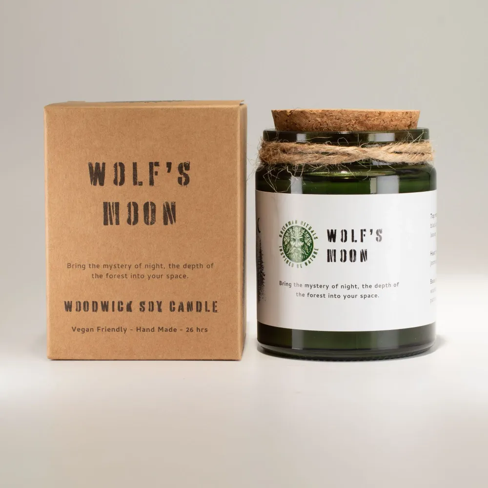 Зелен човек Woodwick соева свещ – Вълчата луна